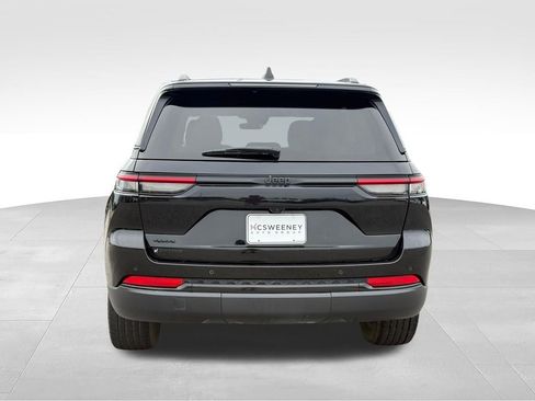 Used 2025 Jeep Grand Cherokee Altitude AWD/4WD image 24