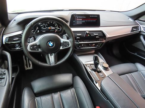 Used 2018 BMW M550i xDrive AWD/4WD image 4