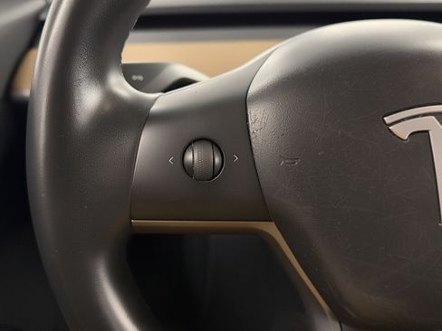 Used 2018 Tesla Model 3 Long Range RWD image 21