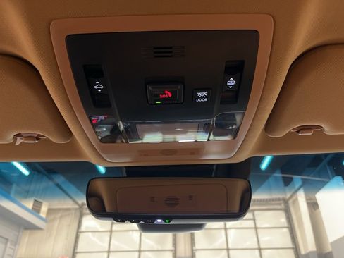 Used 2024 Lexus ES 350 Ultra Luxury w/ Accessory Package (Z2) image 24