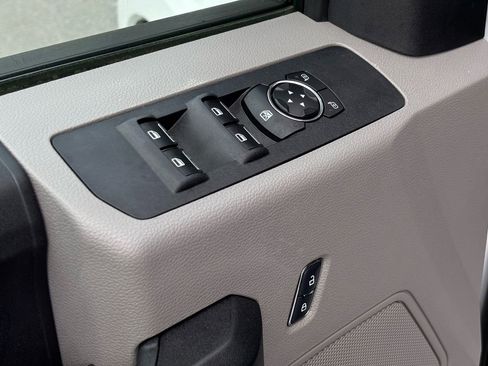 Used 2017 Ford F250 XL w/ Power Equipment Group image 19