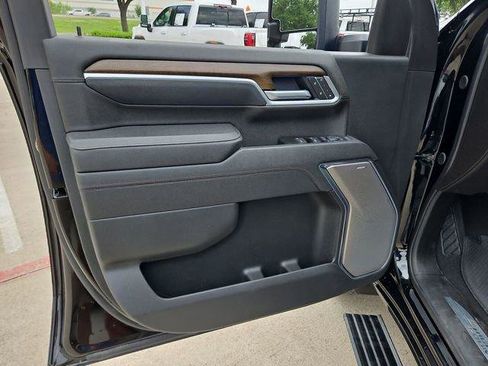 Used 2025 Chevrolet Silverado 3500 High Country w/ High Country Premium Package AWD/4WD image 23