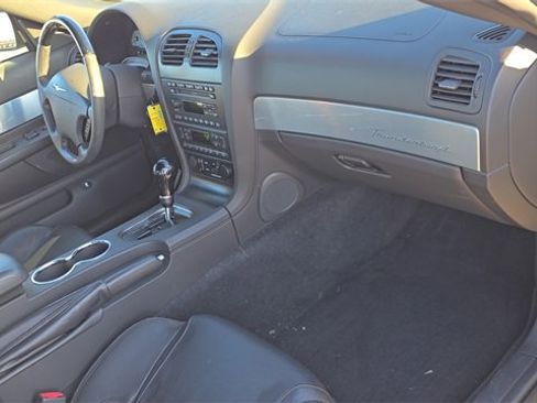 Used 2002 Ford Thunderbird image 22