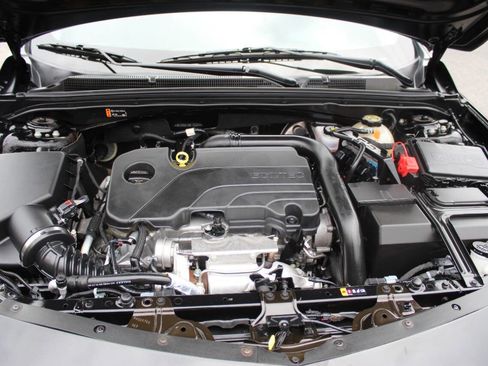 Used 2022 Chevrolet Malibu LT w/ Leather Package image 8