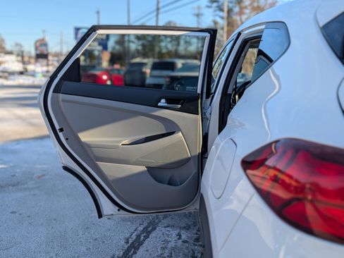 Used 2019 Hyundai Tucson SE image 28