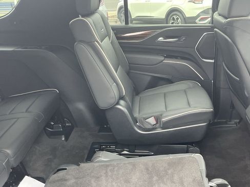 Used 2023 Cadillac Escalade Premium Luxury image 20