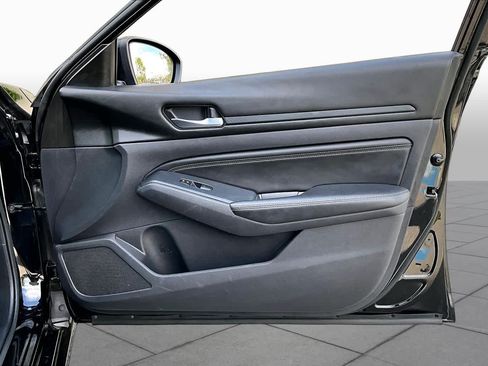 Used 2019 Nissan Altima 2.5 S FWD image 22