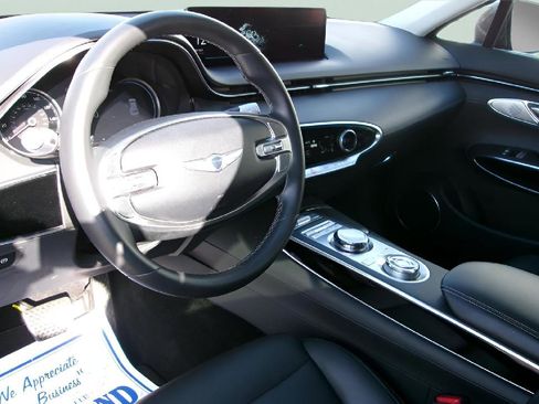 Used 2025 Genesis GV70 2.5T image 12