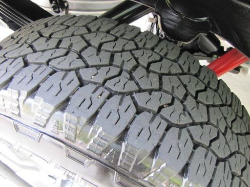 Used 2024 Chevrolet Silverado 2500 Custom w/ Custom Value Package image 29