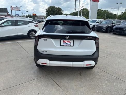 New 2026 Nissan Kicks SV w/ SV Premium Package FWD image 6