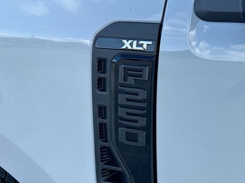 New 2026 Ford F250 XLT w/ XLT Premium Package image 19