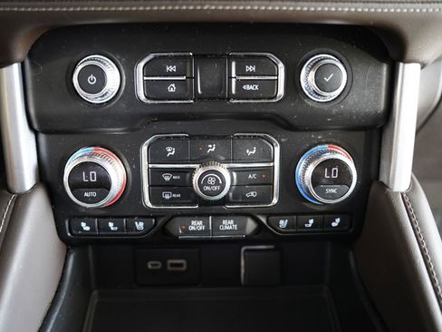 Used 2021 GMC Yukon XL SLT w/ SLT Premium Package AWD/4WD image 22