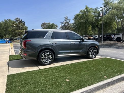 Used 2022 Hyundai Palisade Calligraphy FWD image 3
