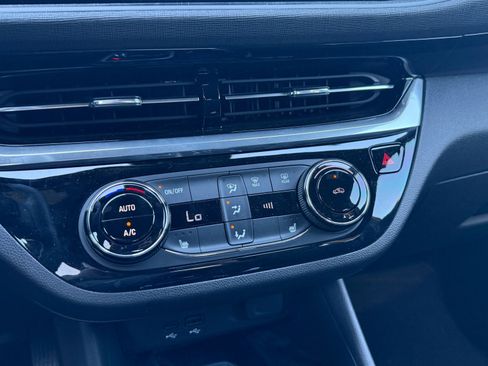 Used 2024 Buick Envista Sport Touring w/ Convenience I Package image 21