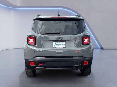 Used 2022 Jeep Renegade Trailhawk AWD/4WD image 4