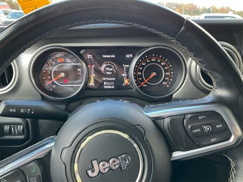 Used 2020 Jeep Wrangler Unlimited Sahara image 23
