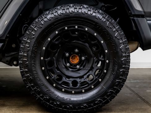 Used 2019 Jeep Wrangler Unlimited Sahara image 40