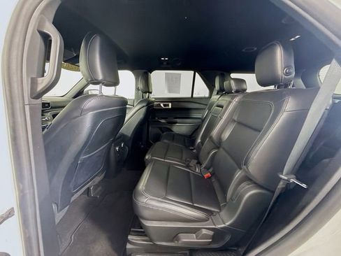 Used 2020 Ford Explorer XLT w/ Equipment Group 202A image 22
