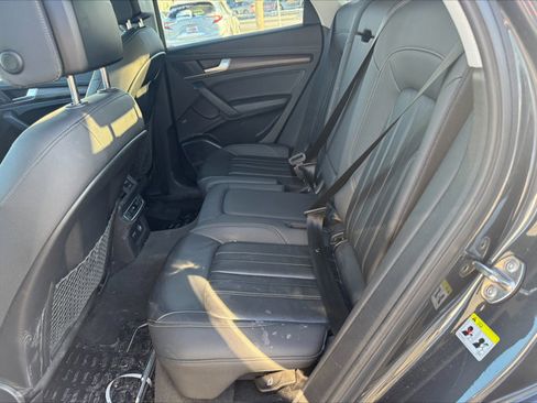 Used 2021 Audi Q5 Premium Plus w/ Premium Plus Package image 7