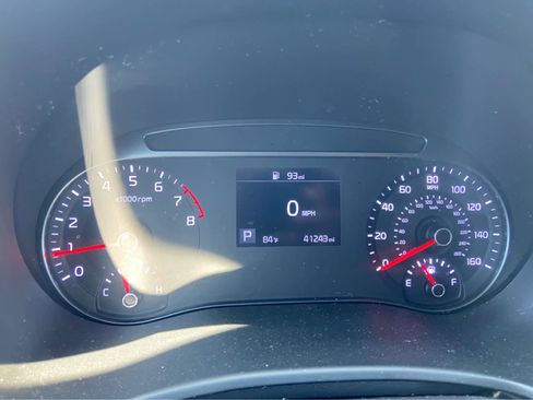 Used 2021 Kia Soul LX FWD image 21
