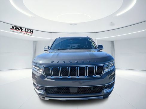 Used 2022 Jeep Wagoneer Series III w/ Premium Group I image 7