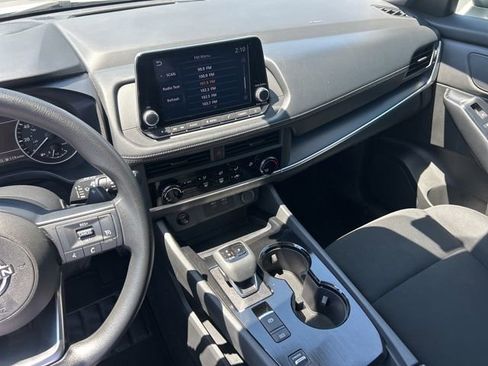 Used 2024 Nissan Rogue S FWD image 32