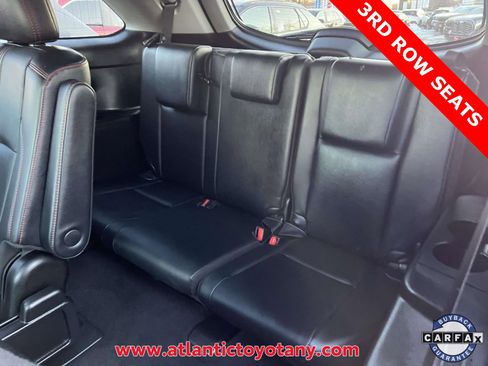 Used 2019 Toyota Highlander SE image 17