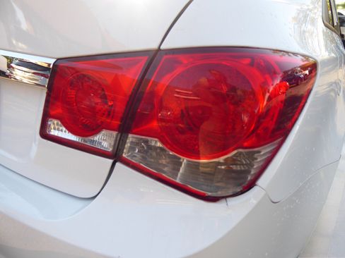 Used 2016 Chevrolet Cruze LS image 22