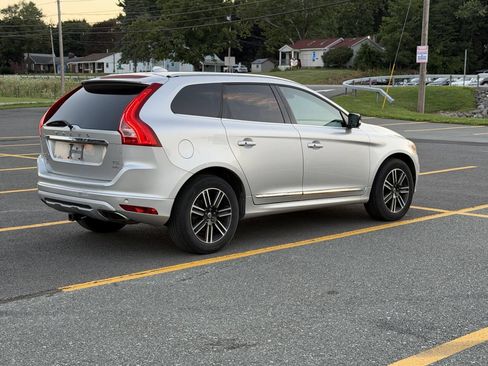 Used 2017 Volvo XC60 T5 Dynamic w/ Preferred Option Package AWD/4WD image 7