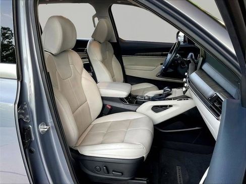 Used 2024 Kia Telluride EX w/ EX Captain's Chair Package AWD/4WD image 30