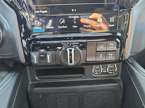 Used 2024 RAM 1500 Laramie image 22