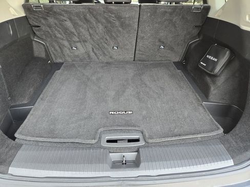 Used 2023 Nissan Rogue SV image 21