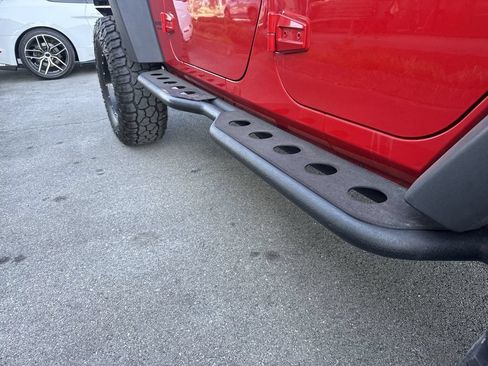 Used 2017 Jeep Wrangler Unlimited Rubicon w/ Max Tow Package AWD/4WD image 34