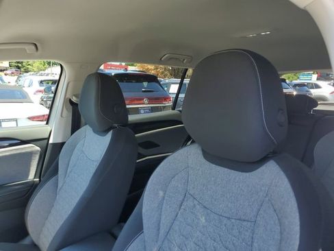 Certified 2025 Volkswagen Tiguan S FWD image 16