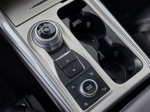 Used 2024 Ford Explorer Platinum w/ Technology Package image 20