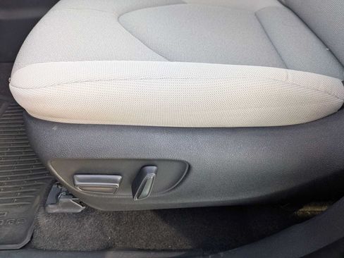 Used 2025 Toyota Grand Highlander AWD image 7