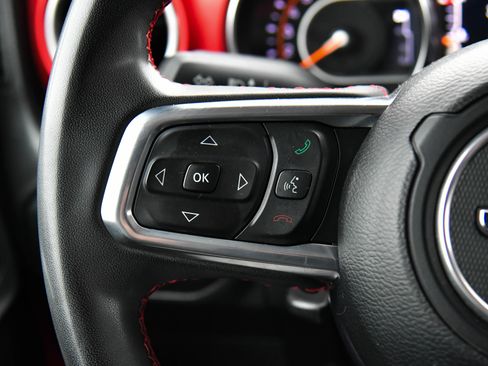 Used 2023 Jeep Wrangler Unlimited Rubicon image 32