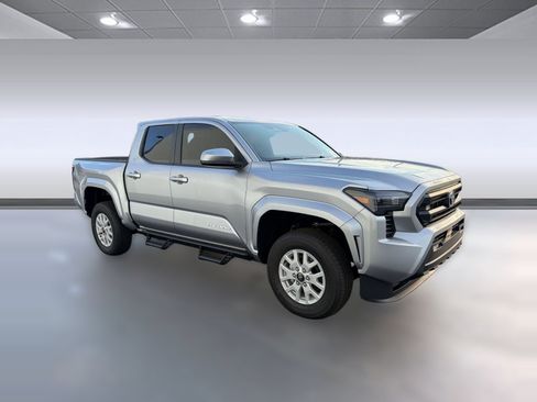 Used 2026 Toyota Tacoma SR5 AWD/4WD image 7