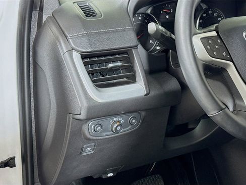 Used 2024 GMC Terrain SLT image 8