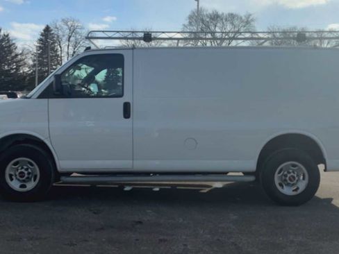 Certified 2022 GMC Savana 2500 w/ Driver Convenience Package image 5