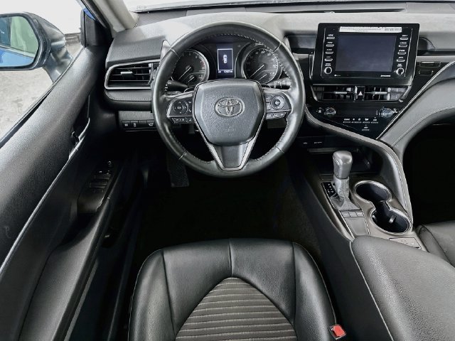 Used 2024 Toyota Camry SE w/ Cold Weather Package FWD image 4