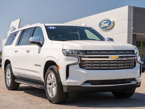 Used 2023 Chevrolet Suburban Premier image 1