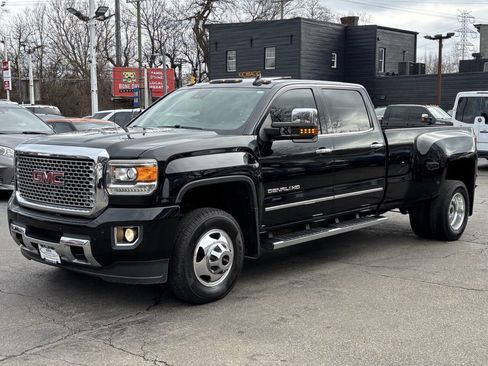 Used 2016 GMC Sierra 3500 Denali w/ Duramax Plus Package image 5