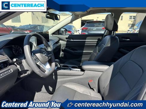 Used 2025 Nissan Altima 2.5 SL FWD image 14