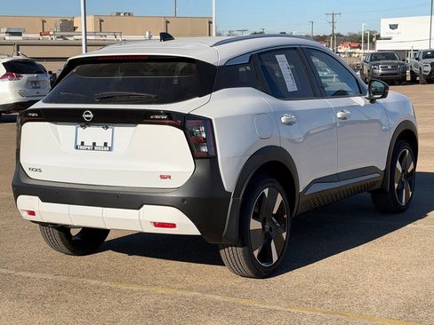 New 2026 Nissan Kicks SR image 5