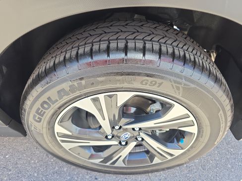 Used 2024 Subaru Crosstrek 2.0i Premium AWD/4WD image 9