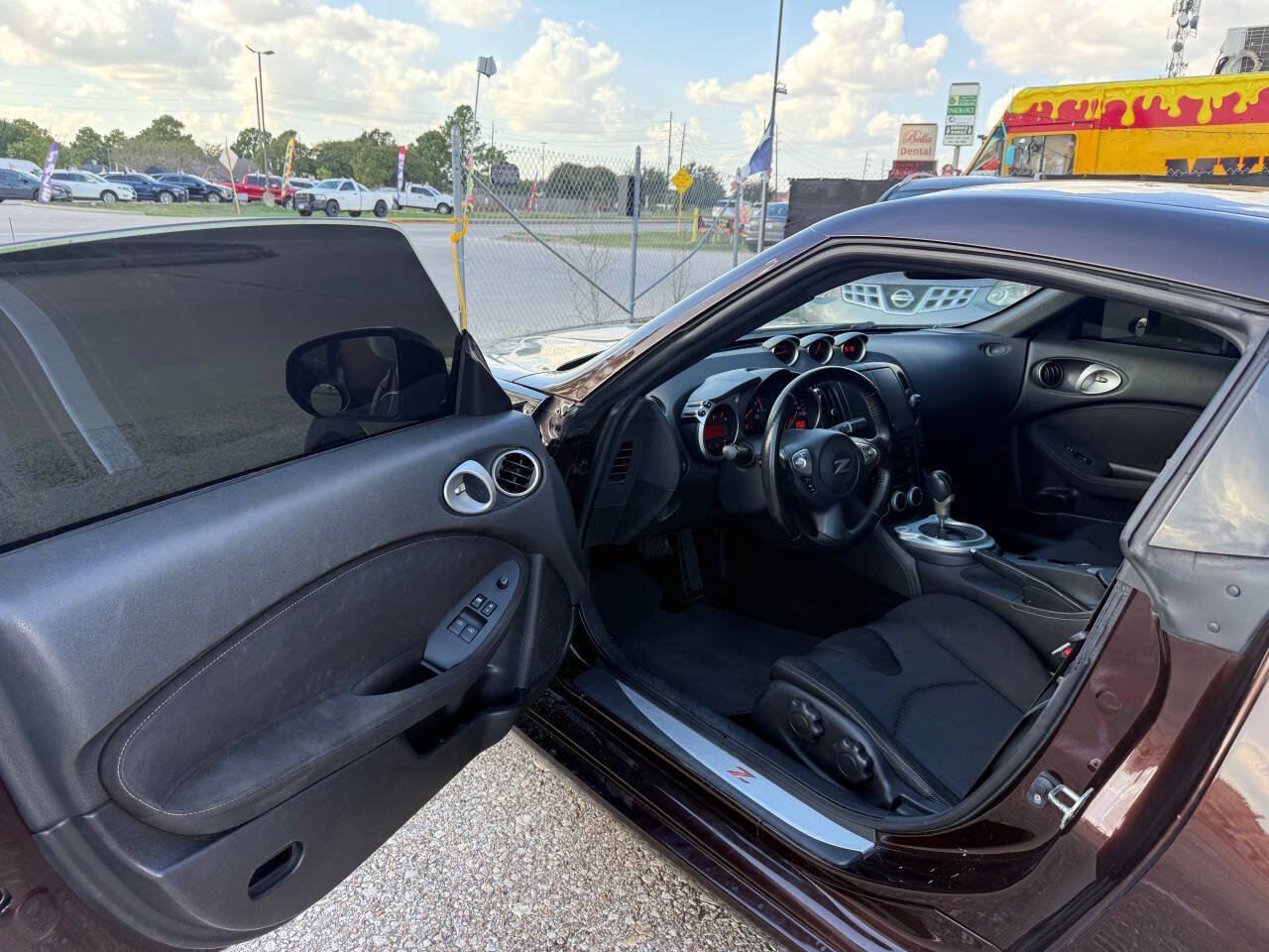 Used 2016 Nissan 370Z Coupe RWD image 25