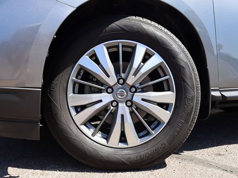 Used 2020 Nissan Pathfinder S FWD image 5
