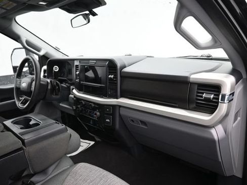 Used 2025 Ford F250 XLT AWD/4WD image 8