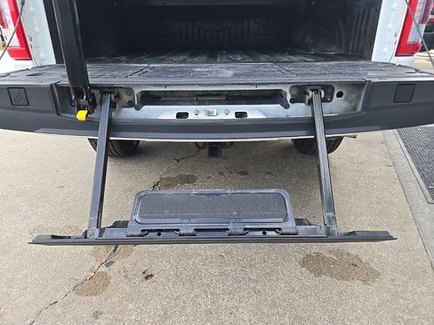 Used 2023 Ford F150 Platinum w/ FX4 Off-Road Package image 32